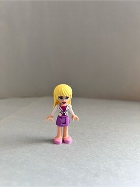 LEGO Friends Stephanie mini-doll figure